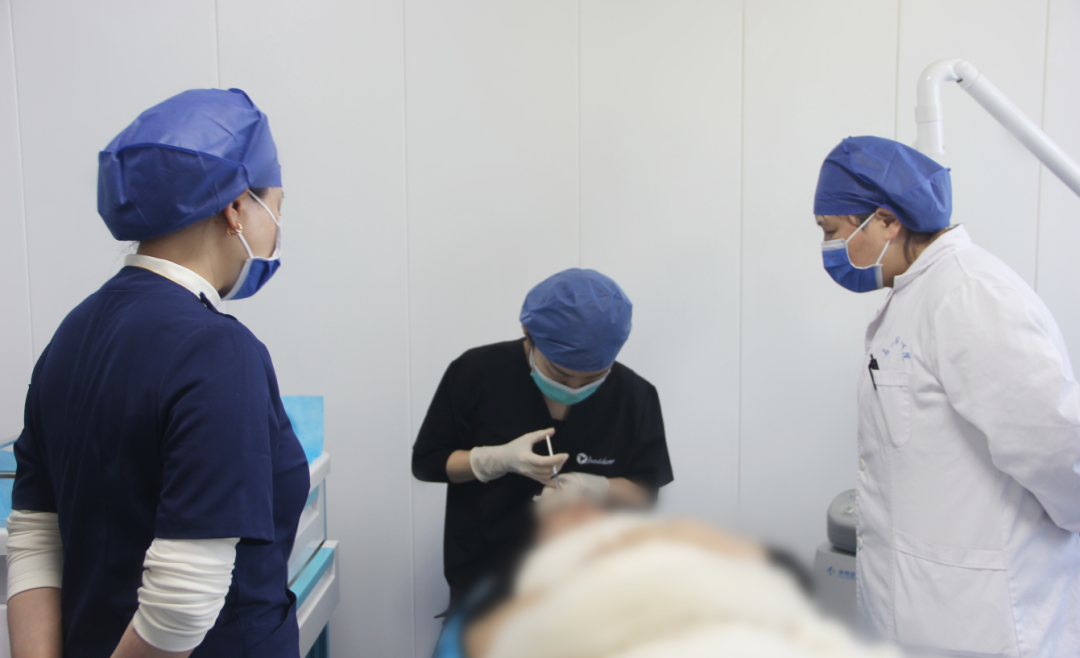 岁末添彩 美不打烊——石首市人民医院医疗美容科年终回馈活动圆满举行