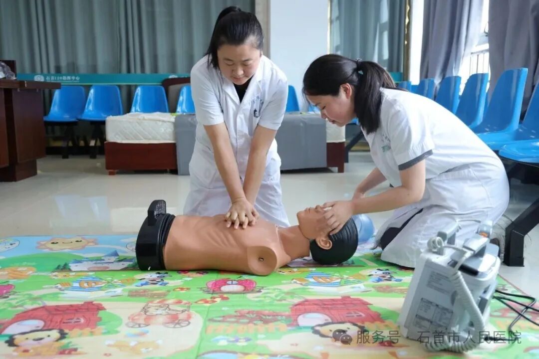 以考促学筑牢生命防线——石首市人民医院组织开展全院急救技能专项考核